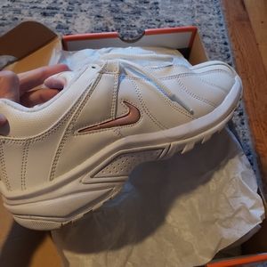 Women| Chunky Nike shoes